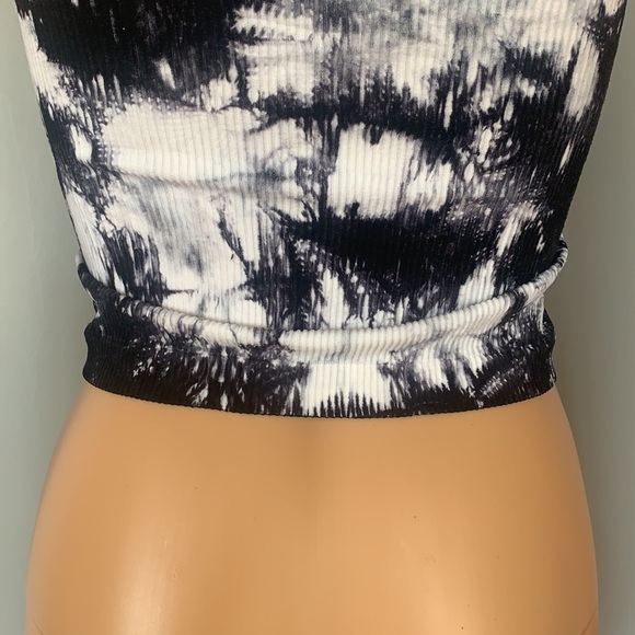 Crop top - Picture 7 of 7